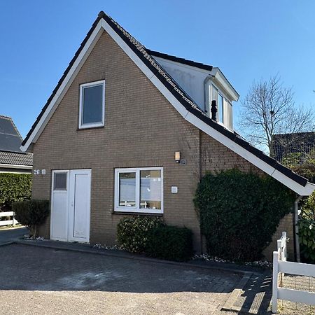 Huebsches Ferienhaus In Ouddorp - Fusslaeufig Zum Strand Und Zentrum المظهر الخارجي الصورة