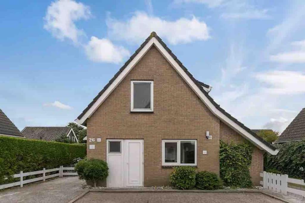 Huebsches Ferienhaus In Ouddorp - Fusslaeufig Zum Strand Und Zentrum المظهر الخارجي الصورة