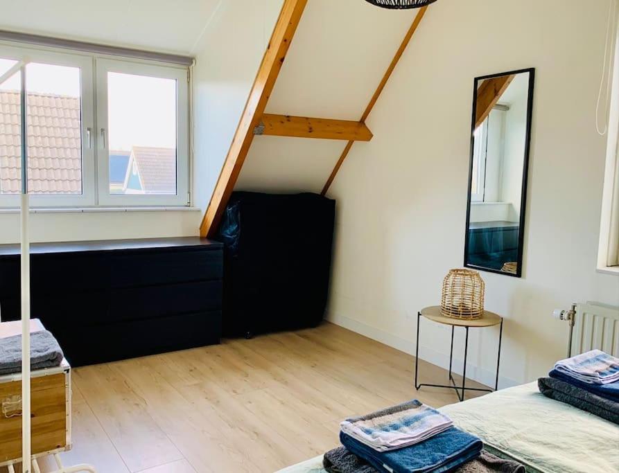 Huebsches Ferienhaus In Ouddorp - Fusslaeufig Zum Strand Und Zentrum المظهر الخارجي الصورة