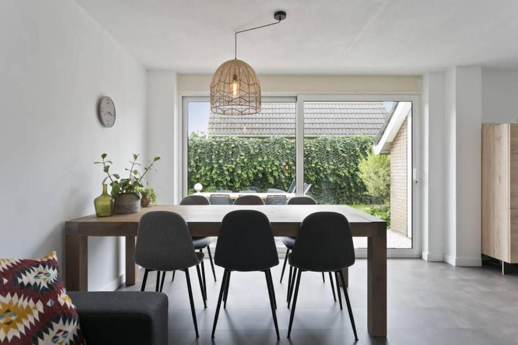 Huebsches Ferienhaus In Ouddorp - Fusslaeufig Zum Strand Und Zentrum المظهر الخارجي الصورة