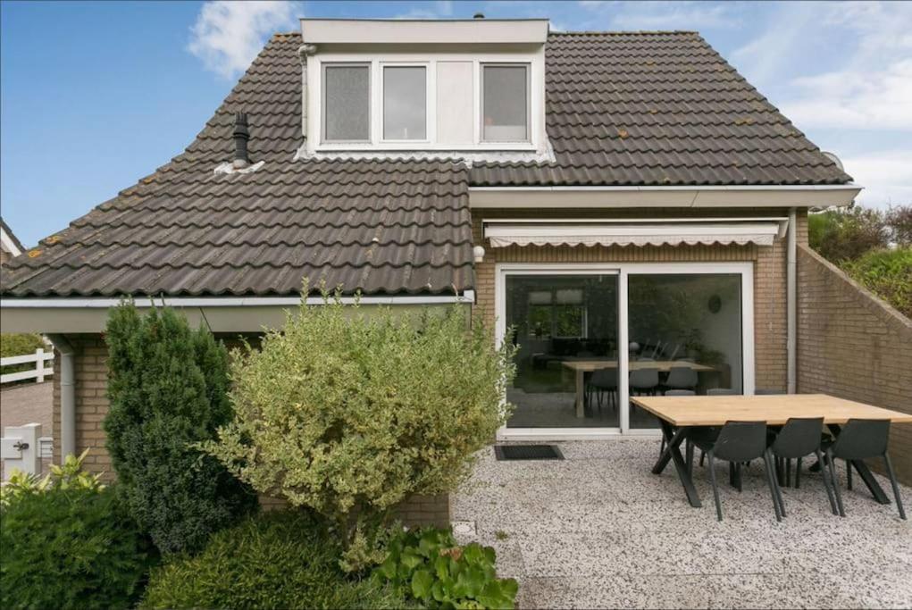Huebsches Ferienhaus In Ouddorp - Fusslaeufig Zum Strand Und Zentrum المظهر الخارجي الصورة